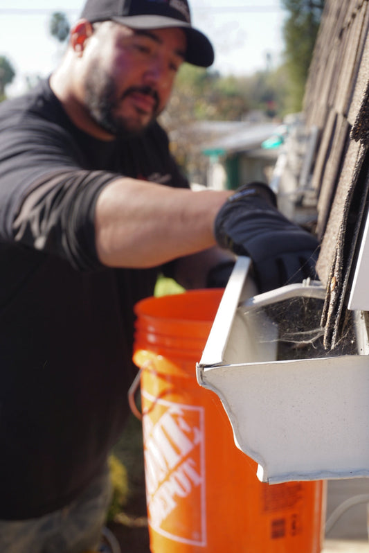 Top 5 Signs It’s Time to Clean Your Gutters (Before It’s Too Late)